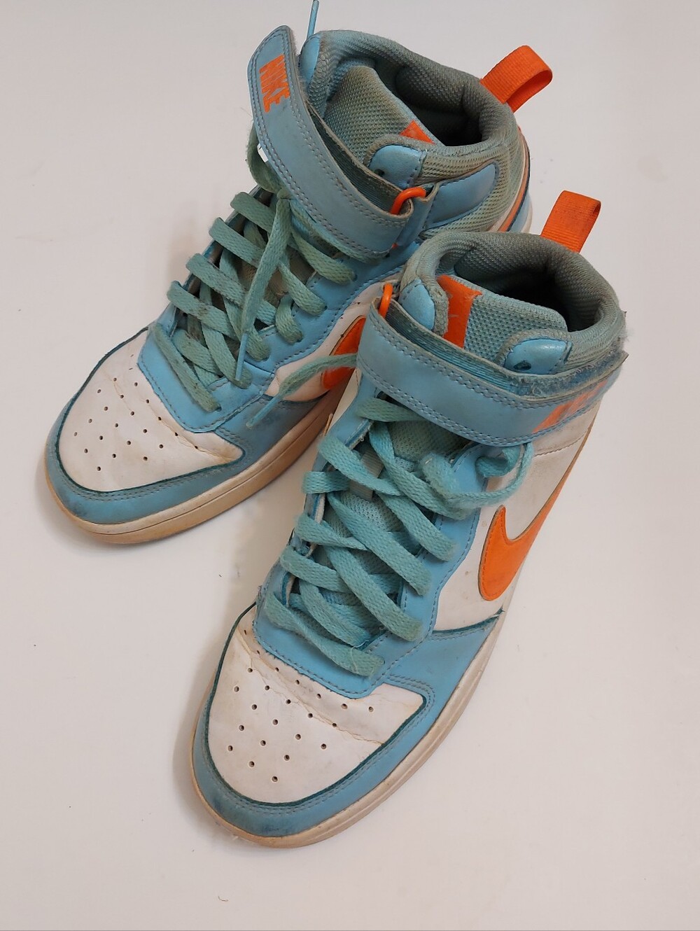 Nike High-Top Sneakers in Light Blue & Orange